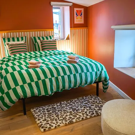 Duplex Colore Pop Vintage Port De Apartment *